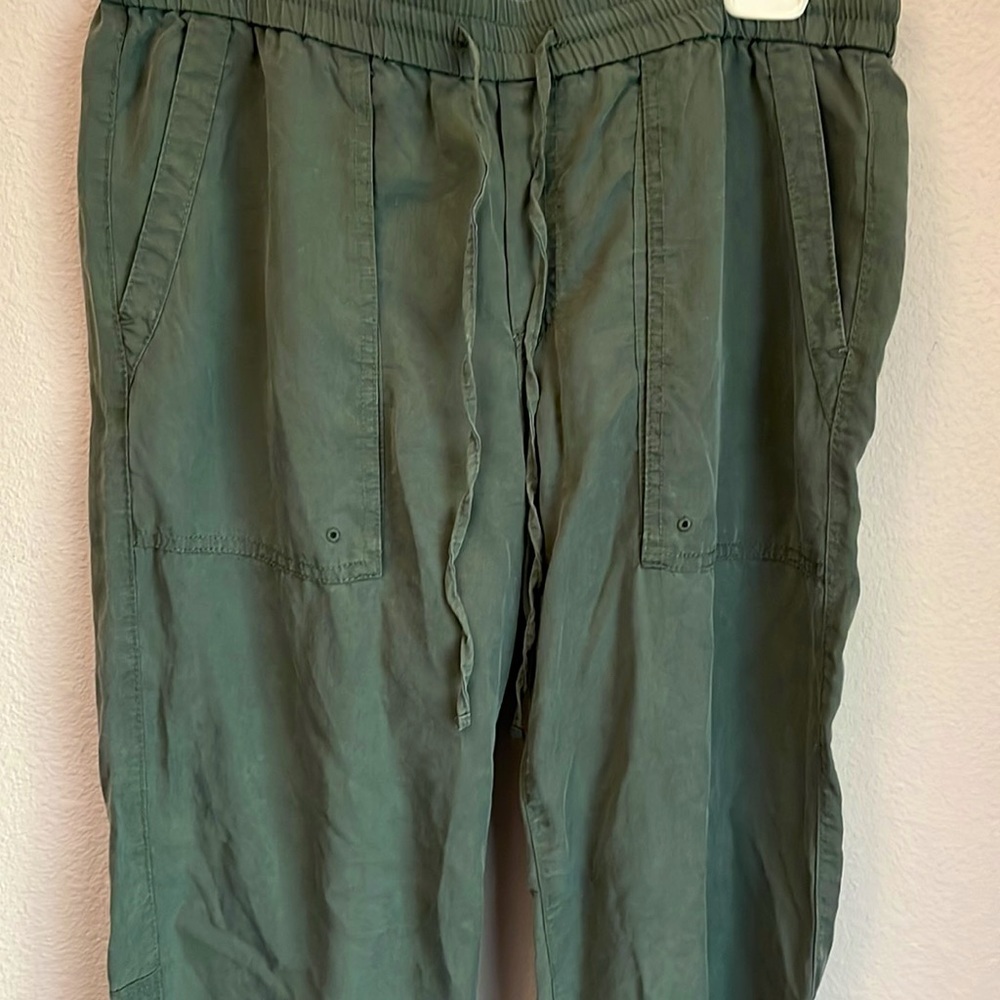 Gap size M green pants - Picture 2 of 6